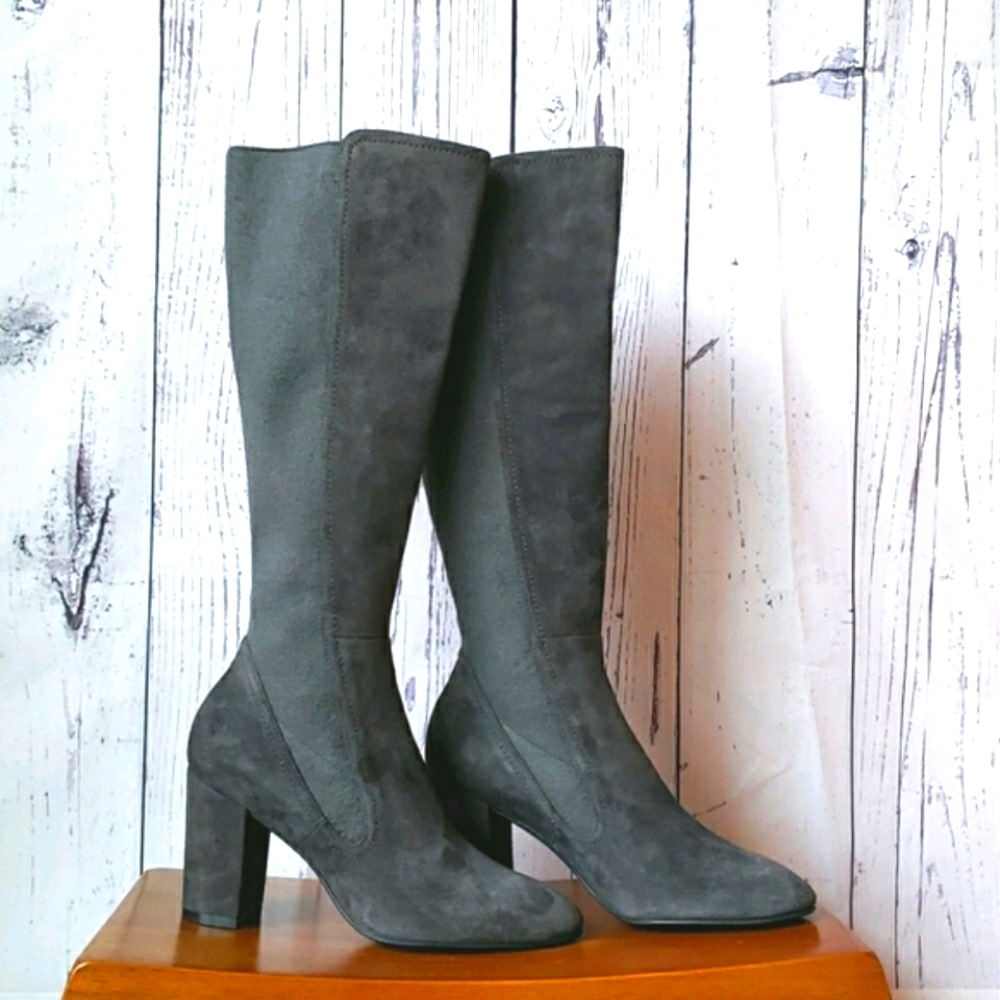 NWT Stuart Weitzman gray suede knee high boots